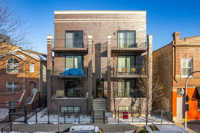 3004 W Lyndale St in Chicago, IL - Building Photo - Building Photo