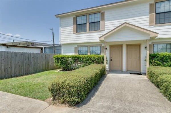 521 E House St, Unit A in Alvin, TX - Building Photo - Building Photo