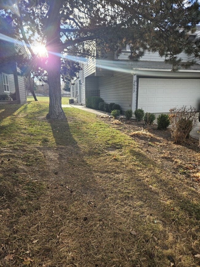 property at 2517 Pascoe Ln