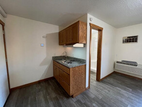 30555 US-71, Unit Apartment 9 in Browerville, MN - Foto de edificio - Building Photo