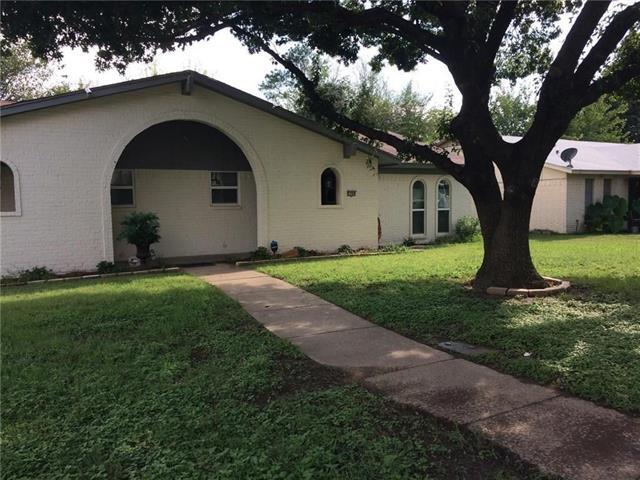 7706 Mary Dr in North Richland Hills, TX - Building Photo