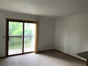 2635 Westwinds Dr in Iowa City, IA - Foto de edificio - Building Photo