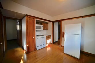 4421 N Cramer St in Shorewood, WI - Building Photo - Building Photo