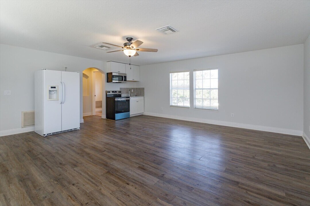 7121 Blue Indigo Cres, Unit 1 in Winter Garden, FL - Building Photo