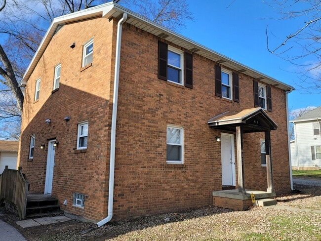 410 Glenwood Rd, Unit Ground Floor Apartment in Rossford, OH - Building Photo - Building Photo