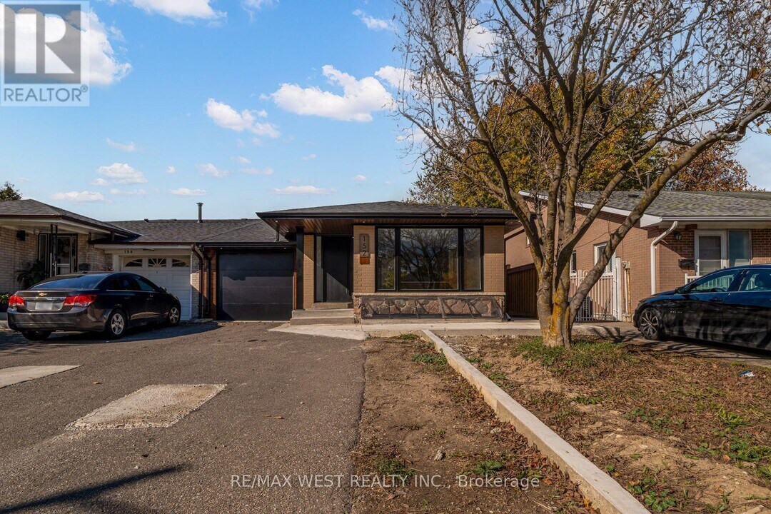 152 Clarence St in Brampton, ON - Building Photo