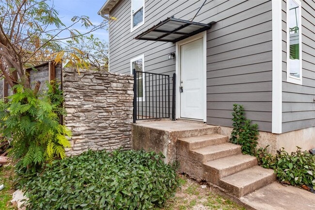 7305 Grand Canyon Dr in Austin, TX - Building Photo - Building Photo