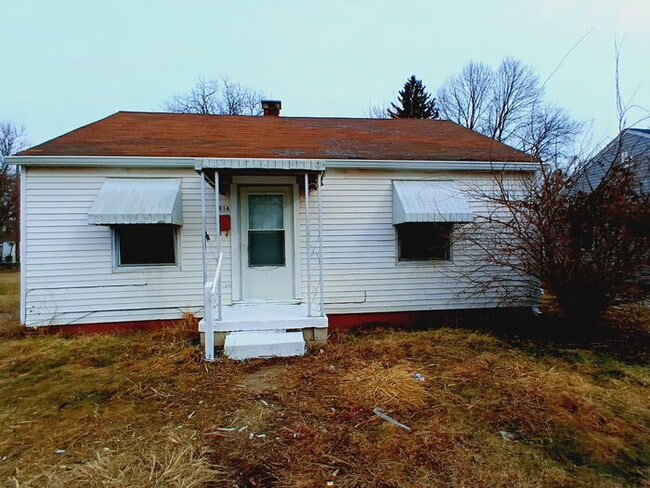 property at 1614 W 18th St