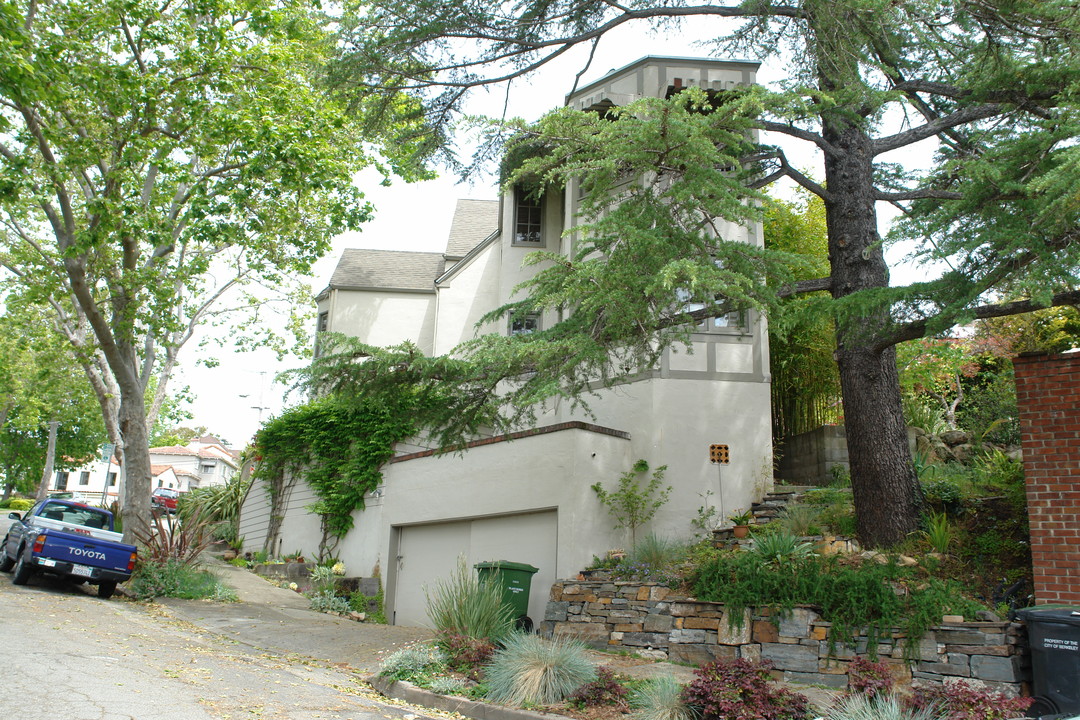 1635-7 LeRoy Ave in Berkeley, CA - Building Photo