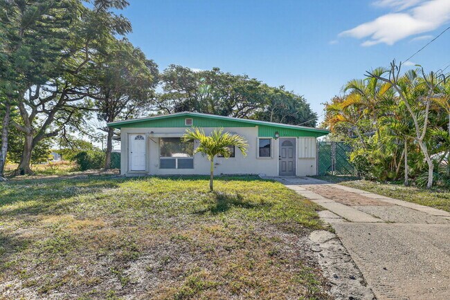 501 Emil Ave in Fort Pierce, FL - Building Photo - Building Photo