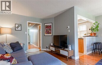 2230 Dale Ridge Dr in Oakville, ON - Building Photo - Building Photo