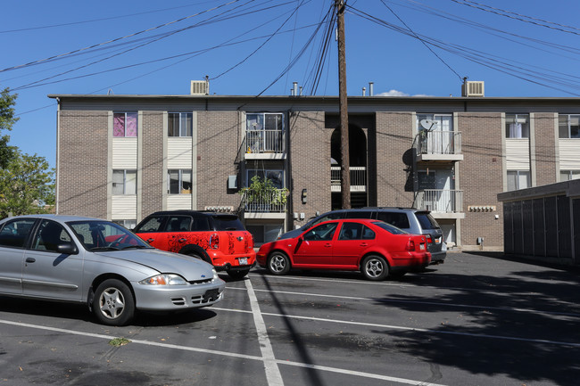 Westwood Apartments in Provo, UT - Building Photo - Building Photo