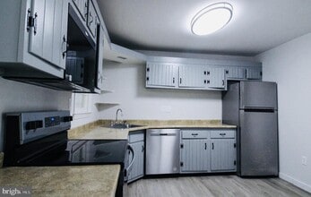 412 Millwoof Dr in Capitol Heights, MD - Building Photo - Building Photo
