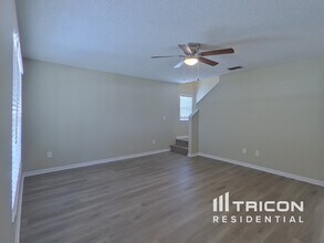 22809 St Thomas Cir in Lutz, FL - Building Photo - Building Photo