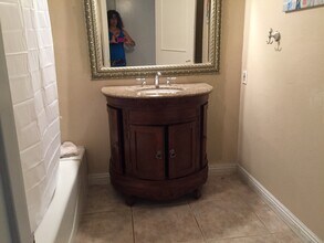 23465 Via Ronda in Mission Viejo, CA - Foto de edificio - Building Photo