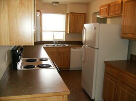 1709 W Fern Dr in Moses Lake, WA - Building Photo