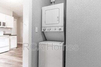 2425 N Kenwood Ave in Indianapolis, IN - Building Photo - Building Photo