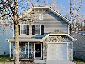 1215 Pinehaven Ct in Charlotte, NC - Building Photo