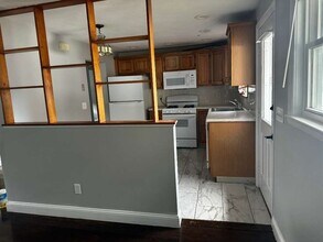 63 McGarvey Rd in Stoughton, MA - Building Photo - Building Photo