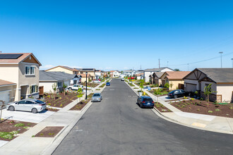 Crestada in Woodland, CA - Foto de edificio - Building Photo