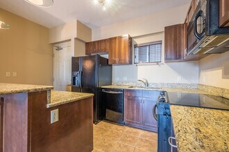 711 W 26th St in Austin, TX - Foto de edificio - Building Photo