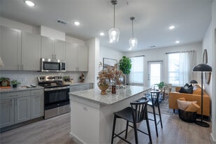 The Royalton at Chapel Creek in Fort Worth, TX - Building Photo