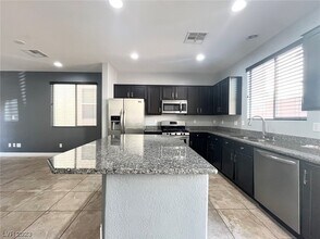 8520 Orly Ave in Las Vegas, NV - Building Photo - Building Photo