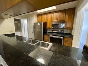 806 W 24th St, Unit 209 in Austin, TX - Building Photo - Building Photo