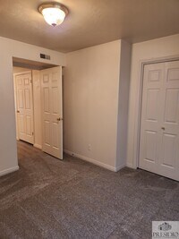 1514 S 175 E St photo'