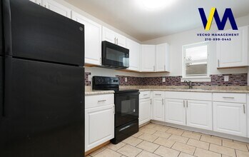 302 Cooper St in San Antonio, TX - Building Photo - Building Photo