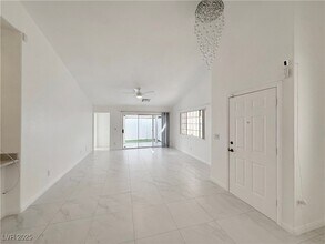 519 Painted Cloud Pl in Las Vegas, NV - Building Photo - Building Photo