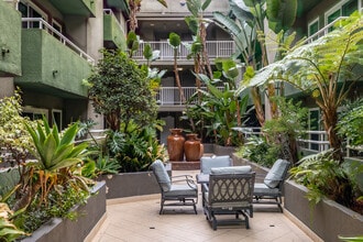 North Tower in Van Nuys, CA - Building Photo - Building Photo