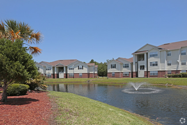 Royal Point Apartments in Kingsland, GA - Foto de edificio - Building Photo