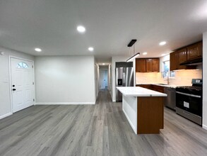 32902 26th Pl SW in Federal Way, WA - Building Photo - Building Photo