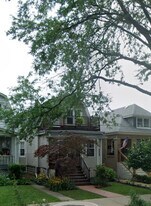 5650 W Giddings St in Chicago, IL - Building Photo