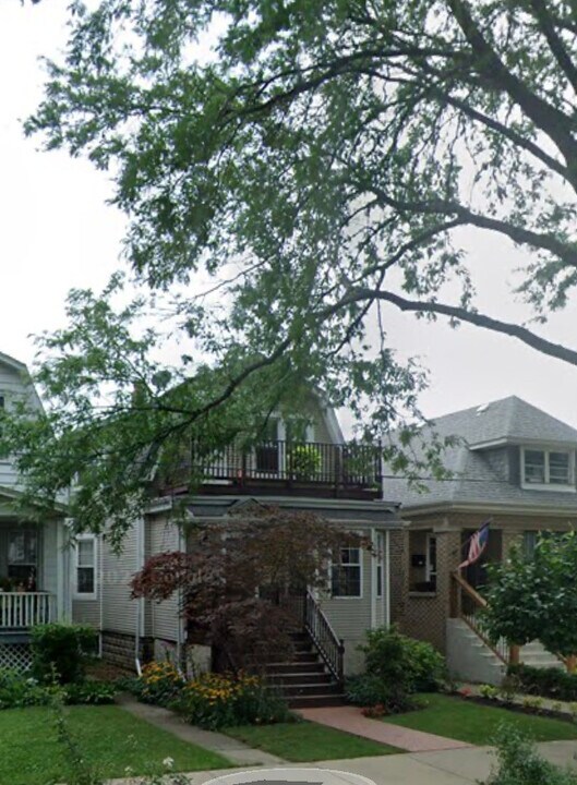 5650 W Giddings St in Chicago, IL - Building Photo