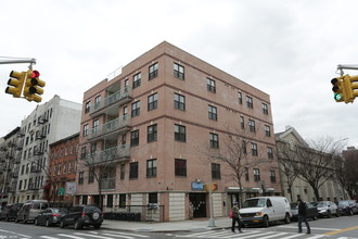 208 S 3rd St in Brooklyn, NY - Foto de edificio - Primary Photo