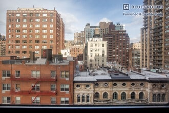 210 W 70th St in New York, NY - Building Photo - Building Photo