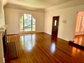 1115 S La Peer Dr, Unit 1115 in Los Angeles, CA - Building Photo - Building Photo