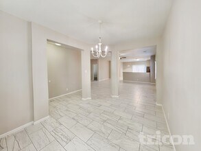11114 Kingsnorth Dr, Unit MA810A in Tomball, TX - Building Photo - Building Photo