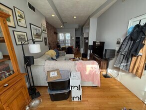 146 W Fourth St in Boston, MA - Building Photo - Building Photo