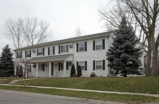 1626 Brooke Park Dr in Toledo, OH - Building Photo