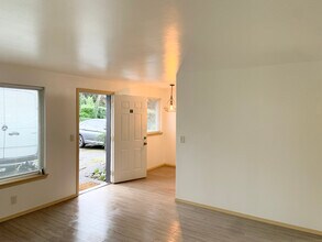 9222 Kenwood Dr SW in Lakewood, WA - Building Photo - Building Photo