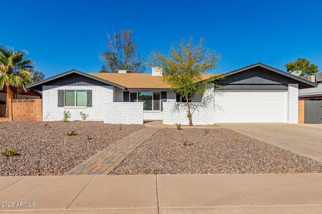 1308 S Polly Ann Dr in Tempe, AZ - Building Photo - Building Photo