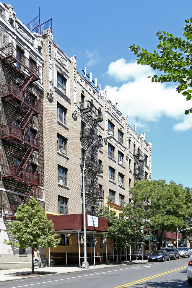 97 Fort Washington Ave in New York, NY - Building Photo - Building Photo