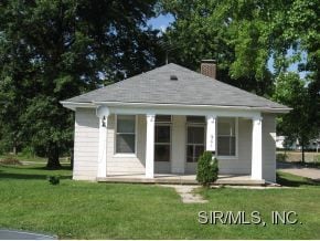 901 W Harrison St in Belleville, IL - Foto de edificio - Building Photo