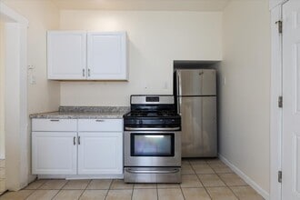 2223 N La Crosse Ave in Chicago, IL - Building Photo - Building Photo