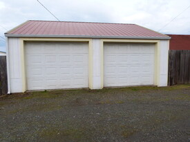 1112 E 5th St in Port Angeles, WA - Foto de edificio - Building Photo