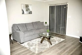 Room in Condo on Forest View Dr in Winston-Salem, NC - Building Photo - Building Photo