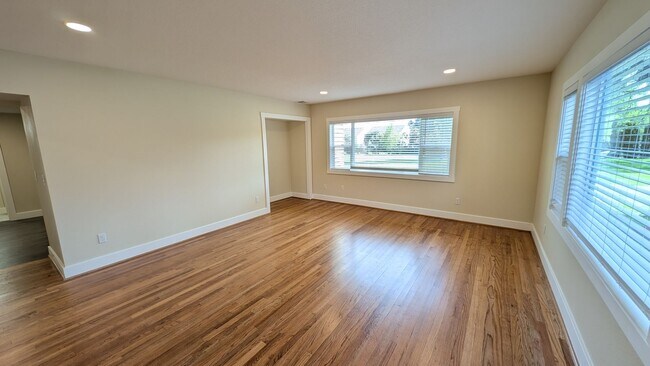 438 NE Century Blvd-Unit -#A in Hillsboro, OR - Building Photo - Building Photo
